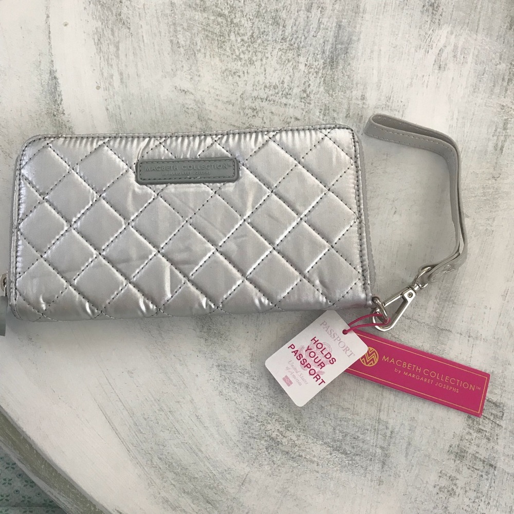 MacBeth Collection Fashion Wallet in Silver